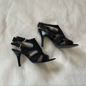 Tahari Lexie 8M Black Heel Sandals
